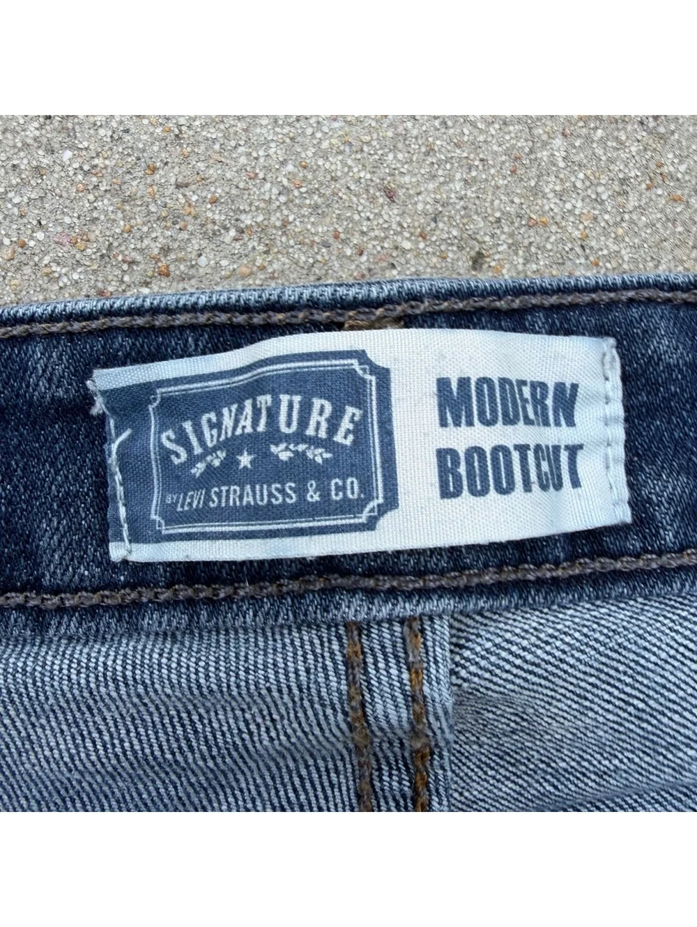 Levis no #bootcutjeans #levis